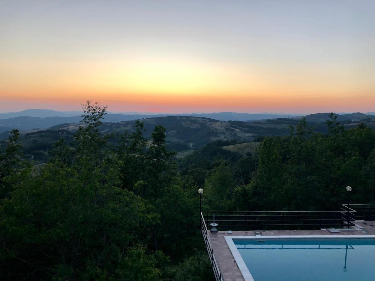 Agriturismo Tra Le Colline Bed and Breakfast Assisi Esterno foto